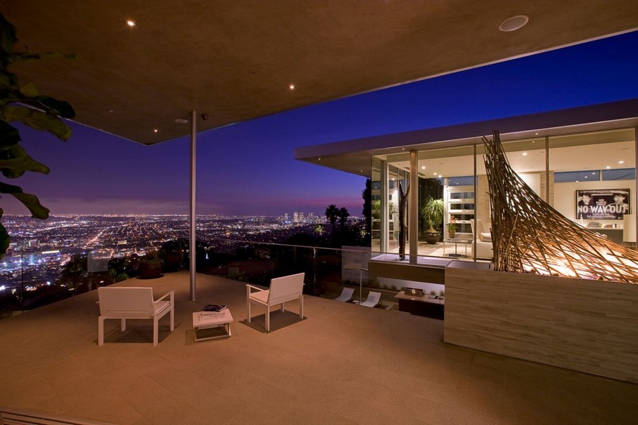 2-Blue-Jay-Way-Residence-Los-Angeles-California.