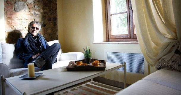 andrea bocelli, o tenor e… vendedor imobiliário 