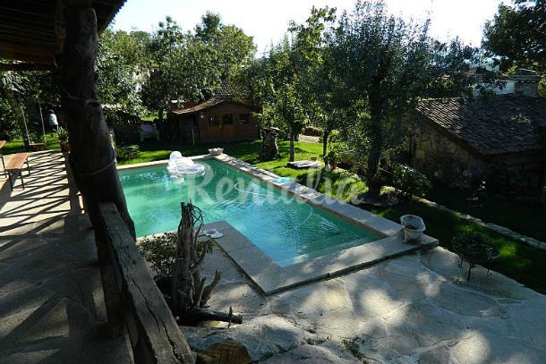 A Quinta Deportugal, um conjunto habitacional rústico, está localizada em Sapardos. casas de fim-de-semana: descansar na paz do campo em reguengos de monsaraz (fotos)