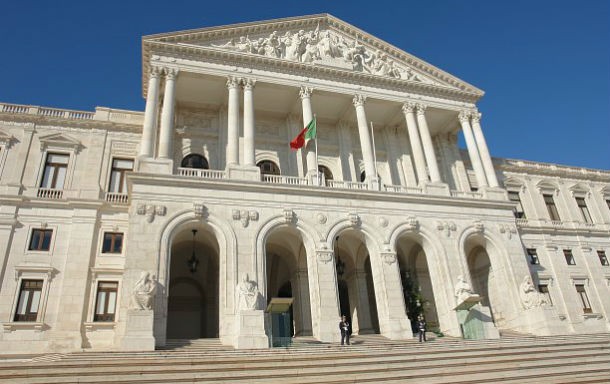 Parlamento aprova hoje diploma do OE2014 na generalidade 
