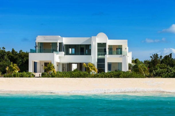 Esta fantástica mansão de estilo contemporâneo está localizada na ilha de Anguila, nas Caraíbas. Casas de sonho: Abraçar o mar numa mansão de praia nas Caraíbas (fotos)