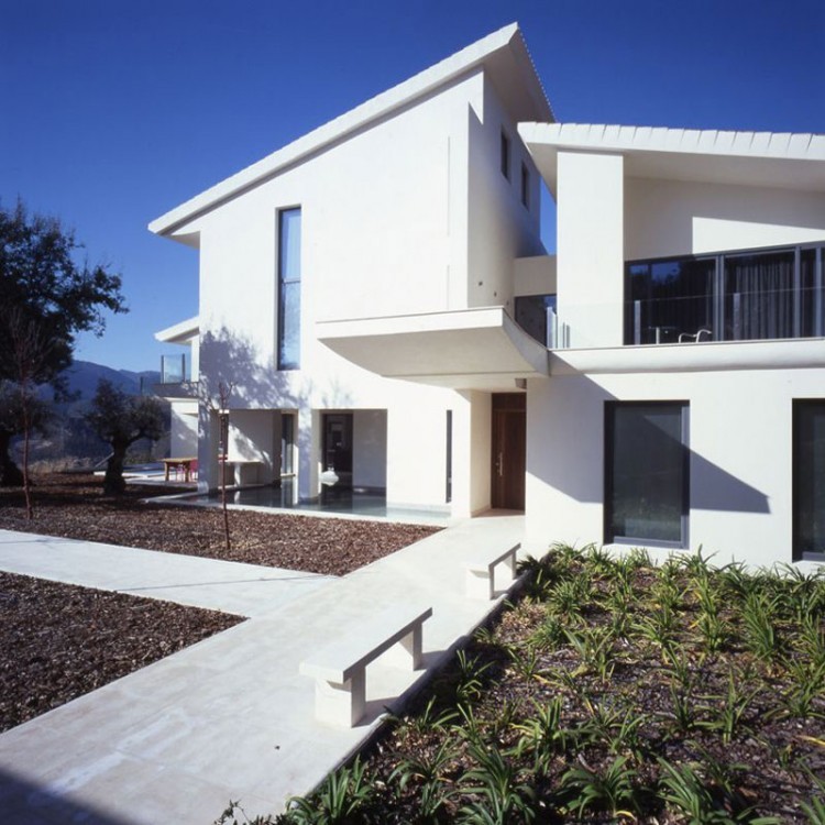 Zagaleta-House-02-1-750x750