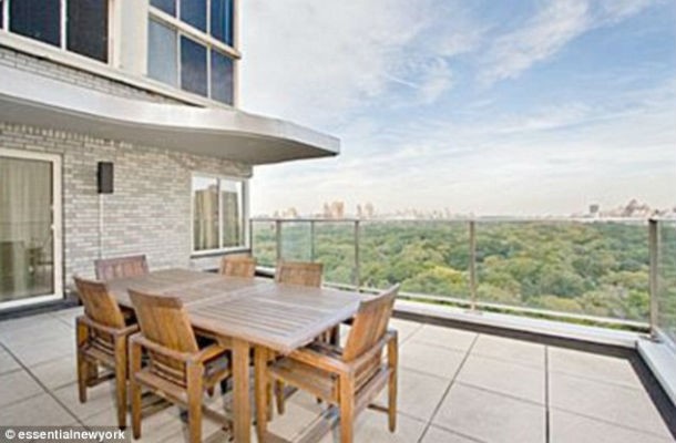 A casa está localizada em Nova Iorque e tem vista para o Central Park. Lady Gaga arrenda apartamento em Nova Iorque por 16.000 euros (fotos)