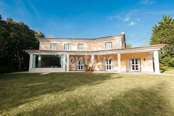 Casa inserida numa quinta em Sintra, perto de campos de golfe e com vista para o mar Casas de fim de semana: Golfe e vista para o mar numa quinta em Sintra (fotos)
