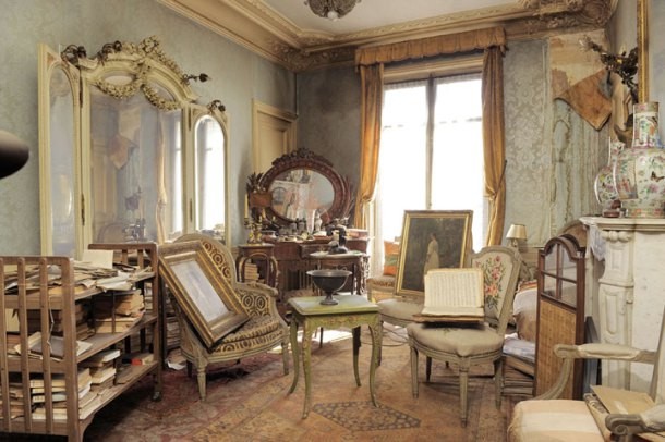 Viagem ao interior de um apartamento abandonado em Paris que ficou intacto 70 anos (fotos)