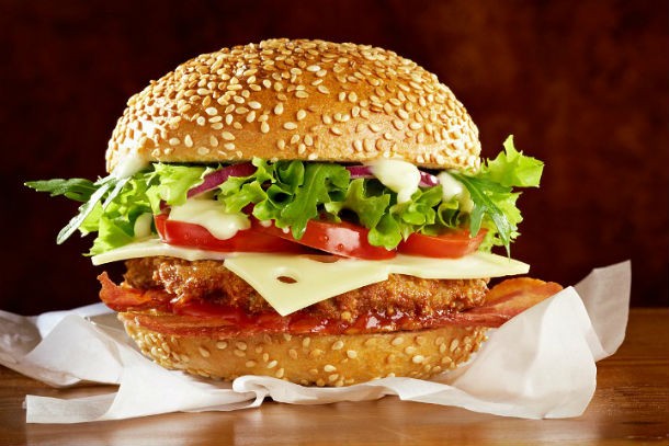Em causa está um estudo da Organização Mundial da Saúde (OMS). Portugueses entre os que menos consomem “fastfood”