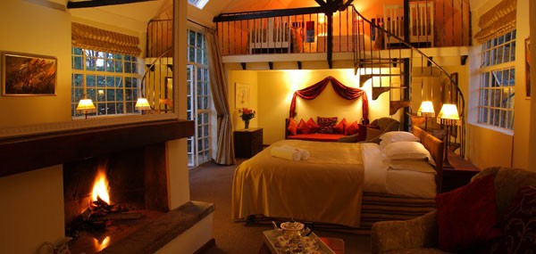 giraffe-manor-room1