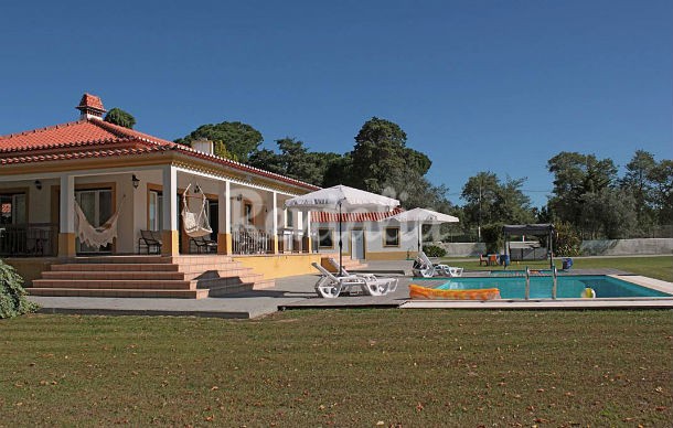 Casas de fim de semana: Abraçar o Tejo na paz de uma Reserva Natural (fotos)