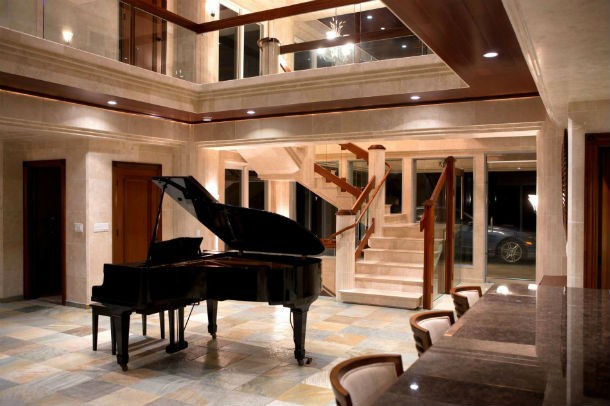 Water-Falling-Estate-on-The-Big-Island-10-950x633