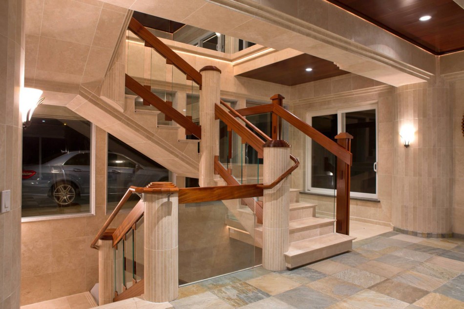 Water-Falling-Estate-on-The-Big-Island-11-950x633