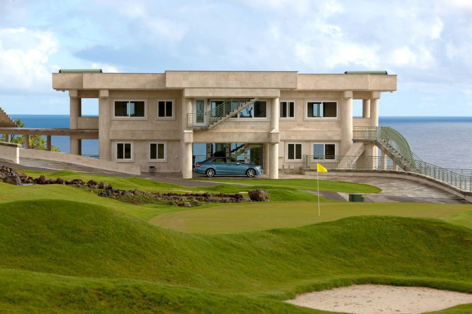 Water-Falling-Estate-on-The-Big-Island-25-950x633