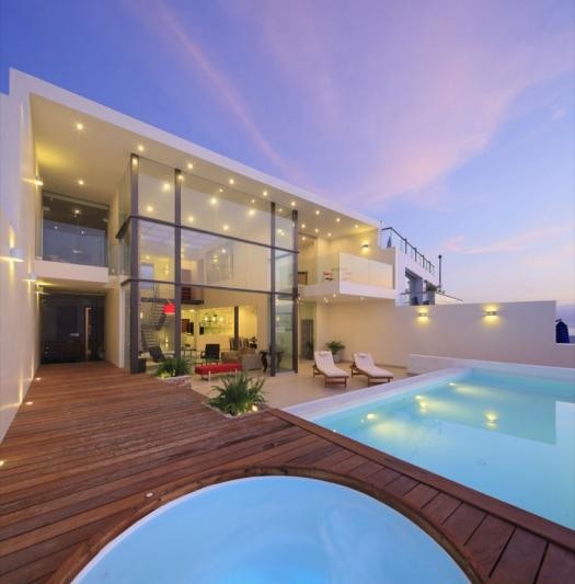 Casas de sonho: Abraçar o mar numa mansão de vidro no Peru (fotos)