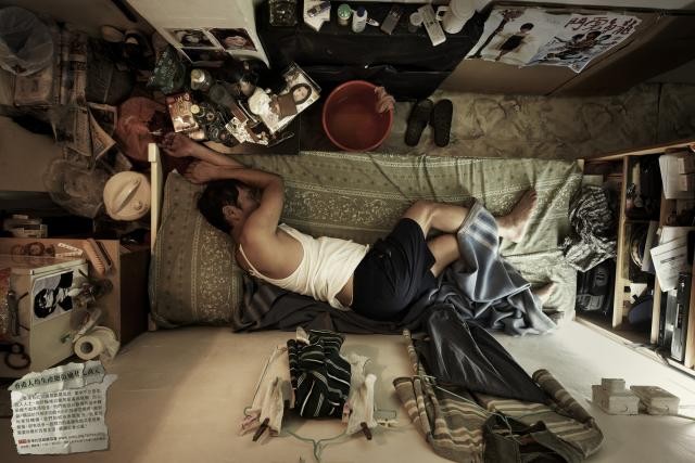 Assim vivem centenas de milhares de pessoas em Hong Kong (fotos) 