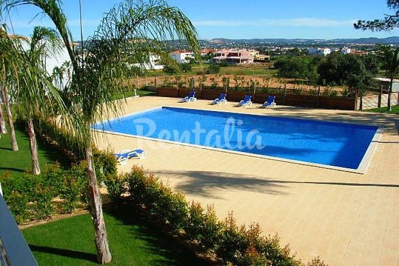 Casas de fim de semana: Entrar no verão num condomínio com piscina e perto do mar 