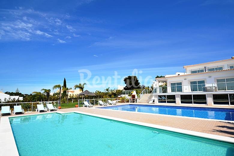 Casas de fim de semana: Vivenda de luxo com duas piscinas em Albufeira (fotos)