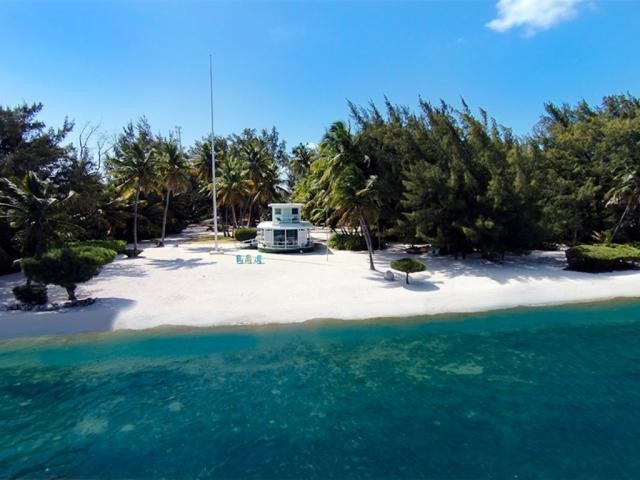 Casas de sonho: Viver numa paradisíaca mansão barco com praia privada nos EUA (fotos)