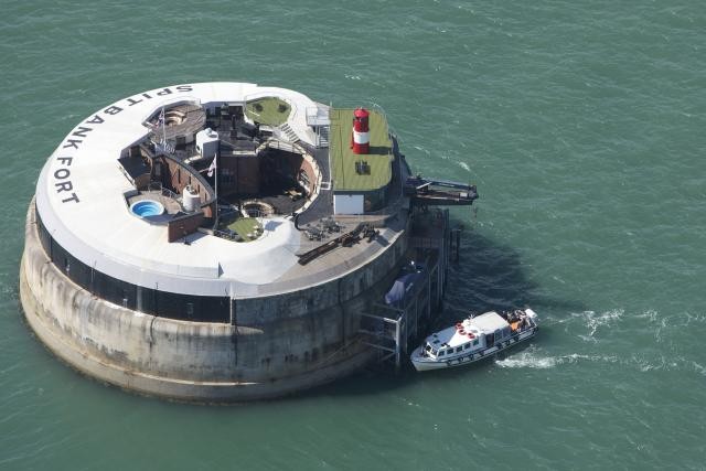 Spitbank Fort: Dormir numa fortaleza marinha no Reino Unido por mil euros