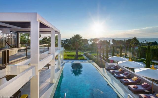 Casas de sonho: Abraçar o Mediterrâneo numa mansão de luxo em França (fotos)