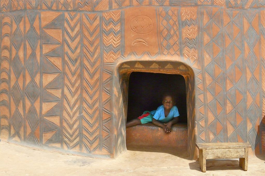 A aldeia africana onde as casas são obras de arte (fotos)