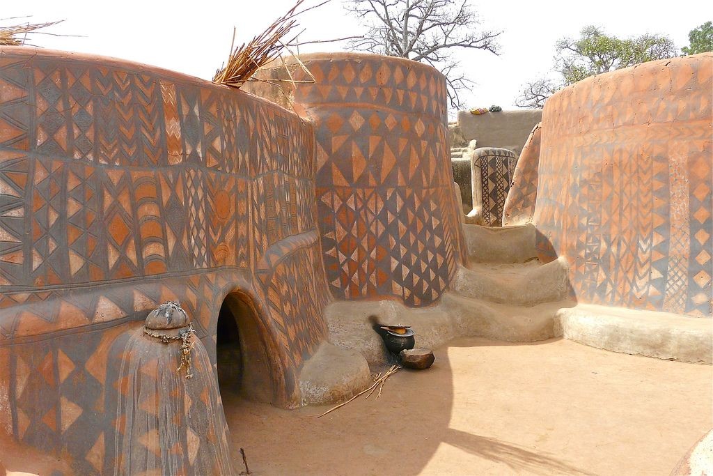 A aldeia africana onde as casas são obras de arte (fotos)