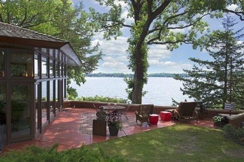 Casas de sonho: Relíquia de Frank Lloyd Wright com vista para um lago (fotos)