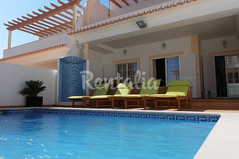 Casas de fim de semana: Desfrutar do sol do Algarve em Armação de Pêra (fotos) 