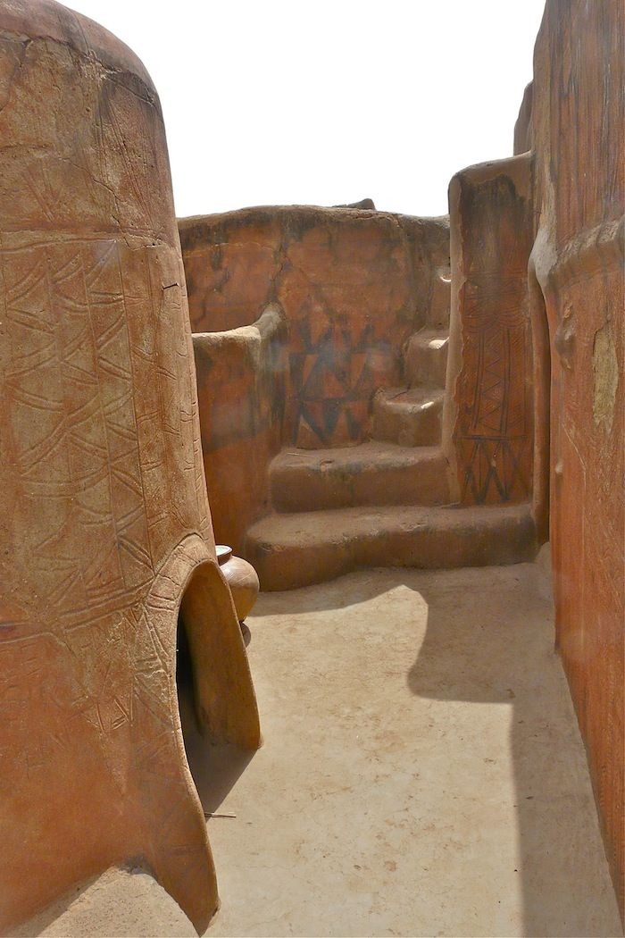 A aldeia africana onde as casas são obras de arte (fotos)