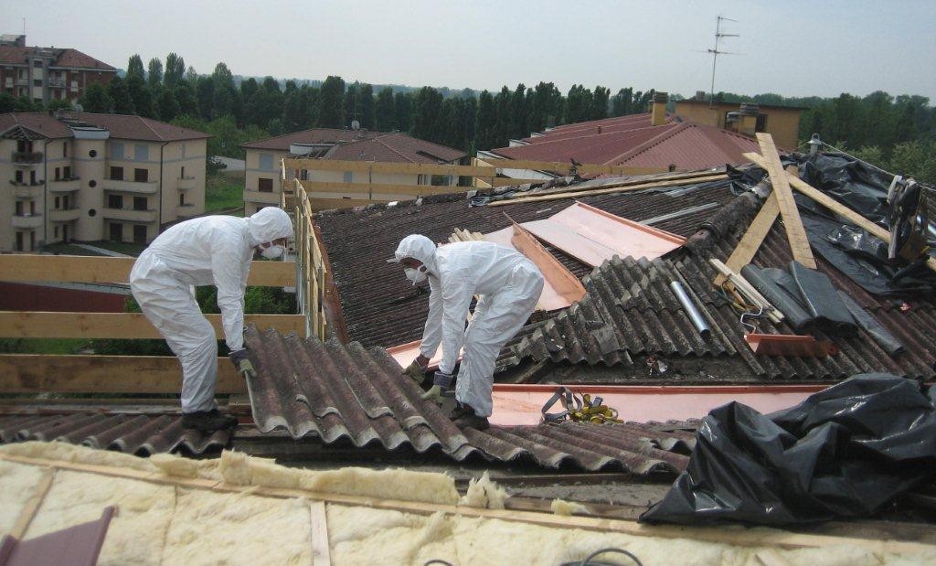 Mais de 2.000 edifícios públicos construídos com amianto