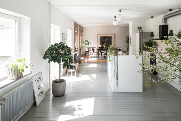 A metamorfose de uma antiga carpintaria numa casa de estilo (fotos)