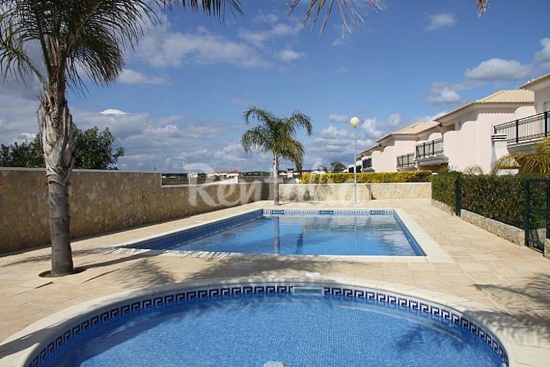 Casas de fim de semana: piscina e praia num condomínio privado em Albufeira (fotos)