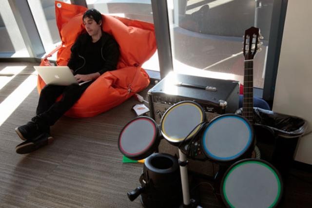 Bilhares, cápsulas para a sesta e animais de estimação, assim motiva a Google os seus trabalhadores (fotos)