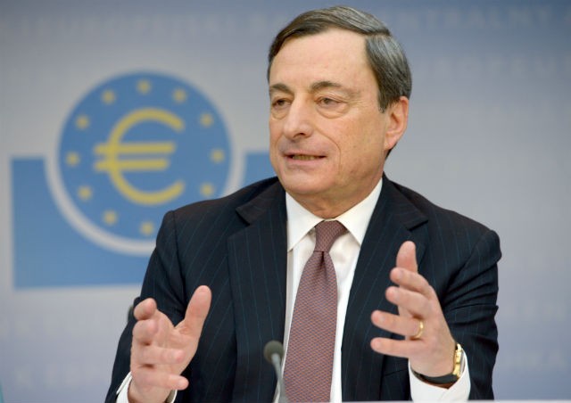 Draghi surpreende e baixa taxas de juro para novo mínimo histórico