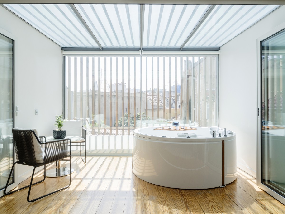 jacuzzi_suite_311