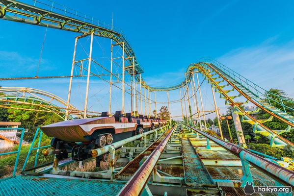 Cópia perfeita e abandonada da “Disneyland” está à venda por 5 milhões de euros (fotos) 