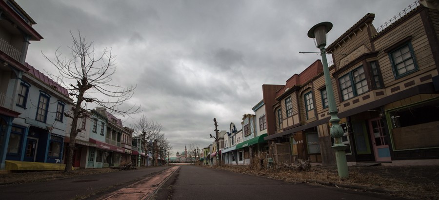 Cópia perfeita e abandonada da “Disneyland” está à venda por 5 milhões de euros (fotos) 