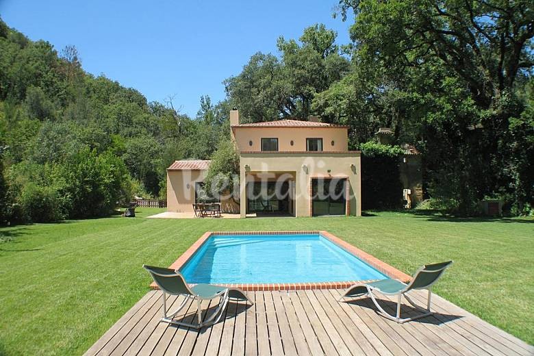 Casas de fim de semana: Refúgio de sonho com piscina e jardim em Sesimbra (fotos) 