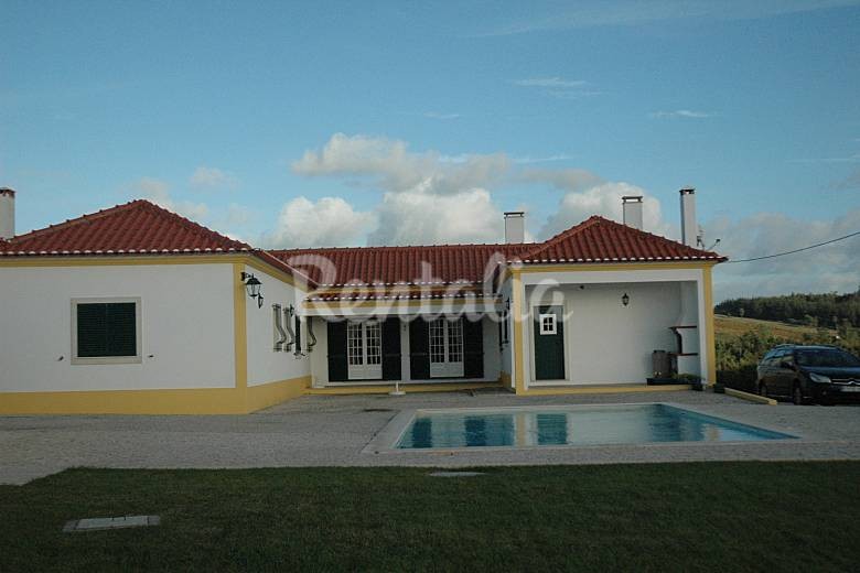 Casas de fim de semana: Relaxar à boleia do outono em Óbidos (fotos)