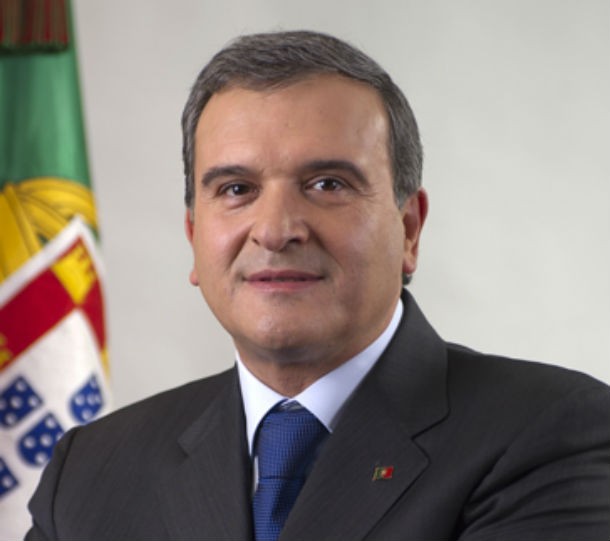 Vistos gold: Miguel Relvas também terá pedido favores para agilizar processos 