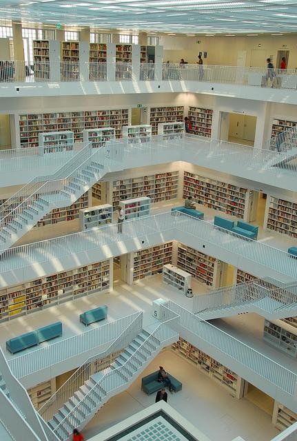10 bibliotecas surpreendentes que vão despertar o teu interesse pelos livros (fotos)
