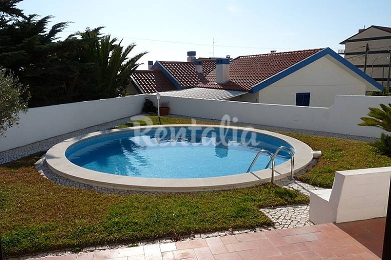Casas de fim de semana: Começar o ano em paz perto do mar da Nazaré