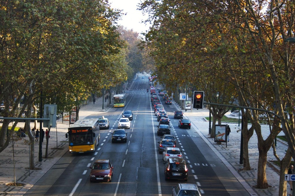 O teu carro é anterior a 2000? A partir de amanhã não pode entrar no centro de Lisboa