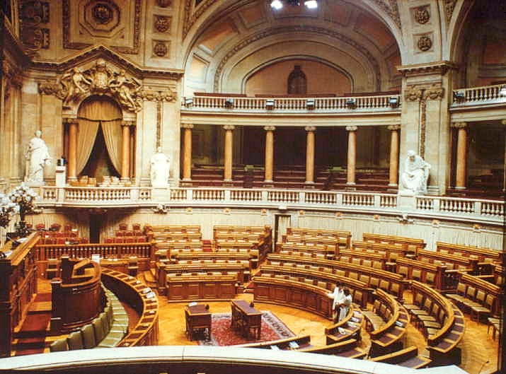 IMI: 5.000 cidadãos pedem hoje no Parlamento uma taxa única de 0,2%
