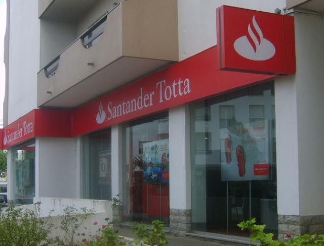 Crédito à habitação: Santander baixa spreads para 2,30% 