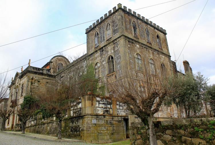 10 lugares abandonados espetacularmente mágicos em Portugal