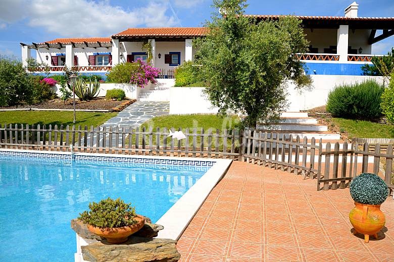 Casas de fim de semana: Desfrutar da paz do campo em pleno Alentejo (fotos) 