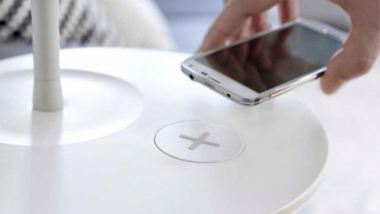 Adeus fios, olá wireless: Ikea lança móveis que carregam os smartphones