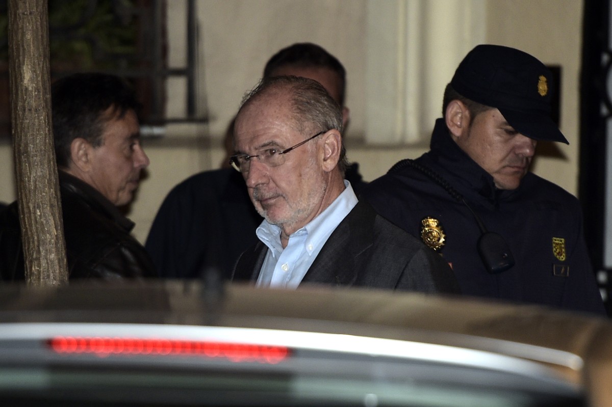 História da queda de Rodrigo Rato, um todo poderoso de Espanha que chegou a líder do FMI e ontem acabou detido