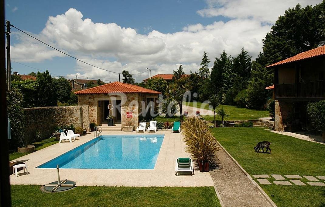 Casas de fim de semana: Refúgio rural com piscina em Amares (fotos)