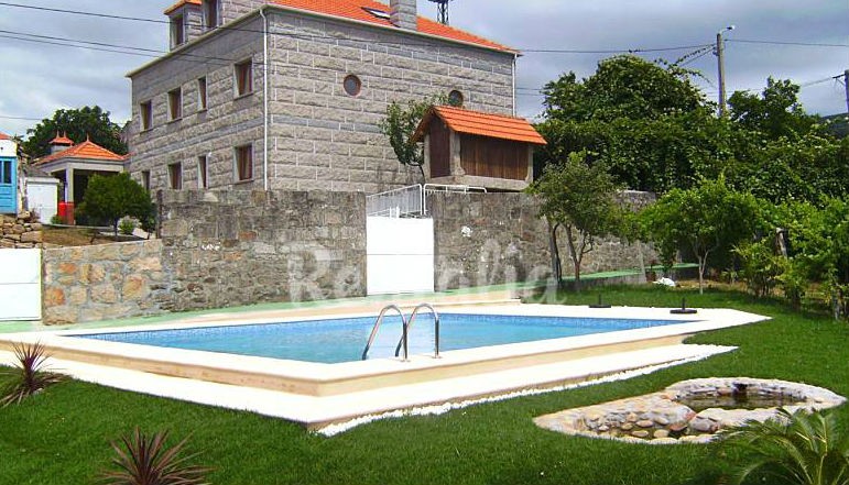 Casas de fim de semana: A beleza de uma encantadora casa rural em Melgaço (fotos) 