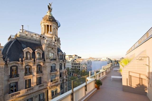 Casas de sonho: Uma penthouse com vistas de perder o fôlego para Barcelona (fotos) 